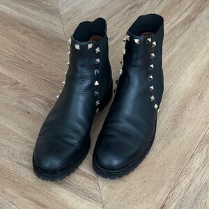 Valentina Rockstud Black Leather Ankle Boots